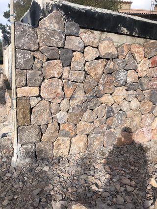 Hacemos trabajos de piedra