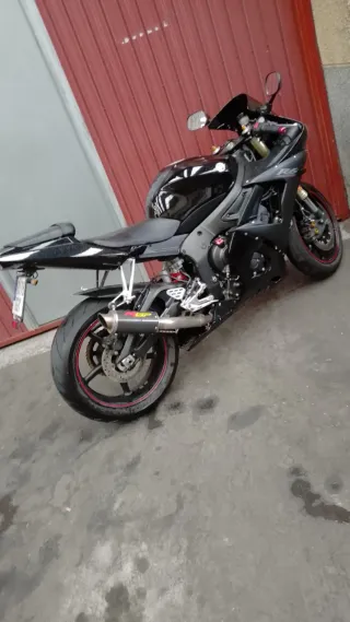 Yamaha R6 Negra