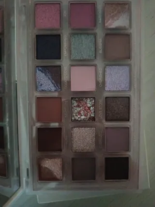 Palette Huda Beauty Rose Quartz