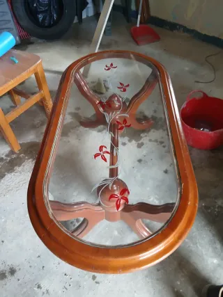 Tavolo da centro in legno e vetro