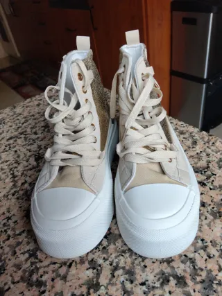 Zapatillas Botín Beige y Dorado Talla 38