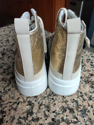 Zapatillas Botín Beige y Dorado Talla 38