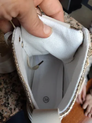 Zapatillas Botín Beige y Dorado Talla 38