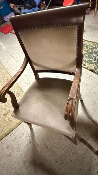 Sillas de terciopelo y madera