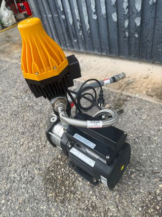 Bomba de Agua Eléctrica con Presurizador