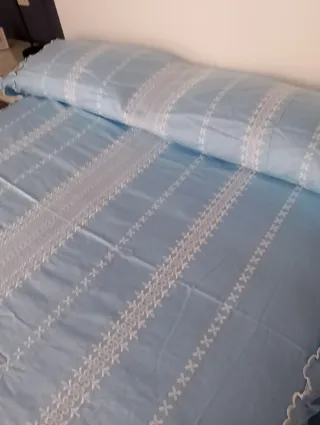 Sobrecama azul y blanco 135cm