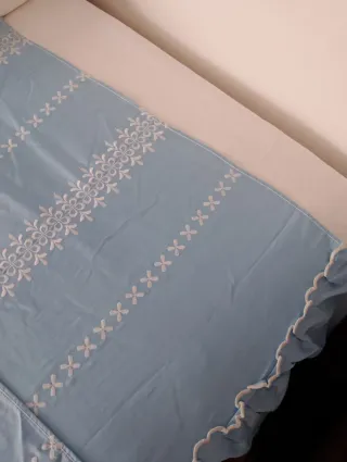 Sobrecama azul y blanco 135cm