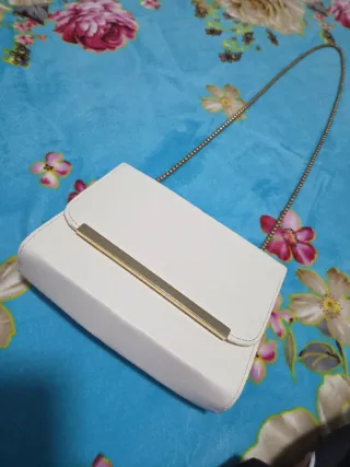 Bolso de hombro blanco Shein con cadena dorada