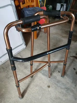 Deambulatore pieghevole in alluminio