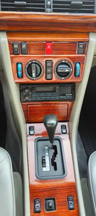 Mercedes-Benz Clase E 1988