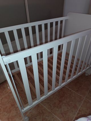 Cuna bebé con estrellas diseño nórdico