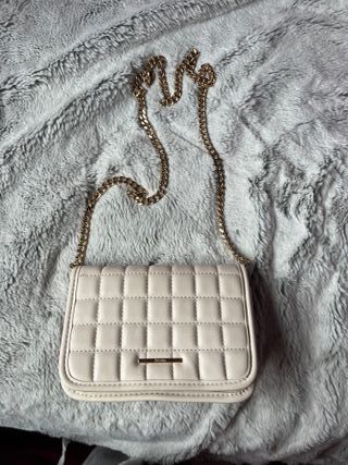 Bolso Bershka Acolchado Beige