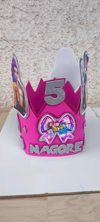 Corona cumpleaños personalizada