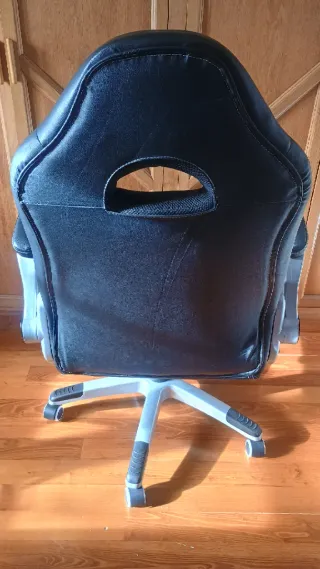 Silla de estudio negra y plateada