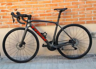 TREK EMONDA SL5 2025 SEMINUEVA. Talla M