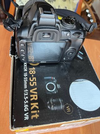 Nikon D3000 Kit 18-55 VR