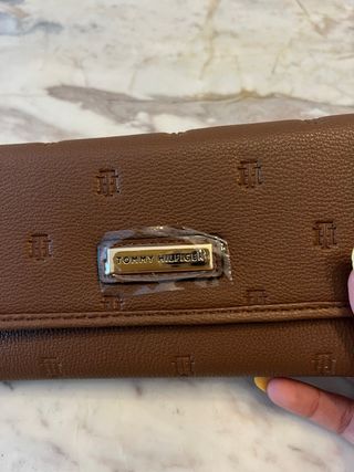 Cartera billetera Tommy Hilfiger Marrón