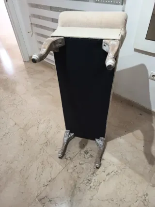 Diván de tela beige