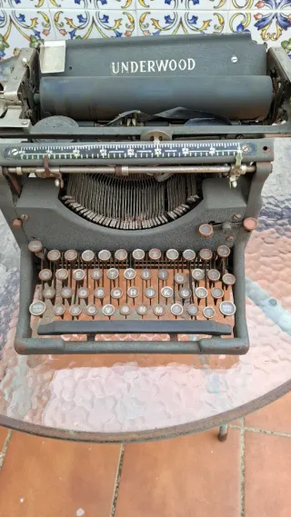 Máquina de escribir Underwood muy antigua.