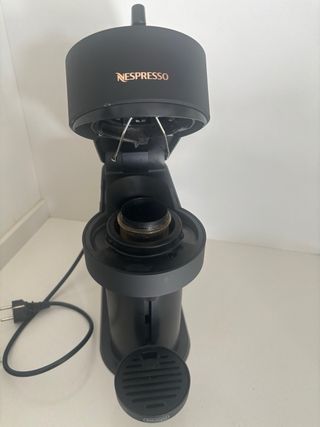 Cafetera Nespresso Vertuo Negra
