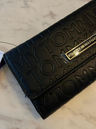 Cartera wallet Tommy Hilfiger Negra