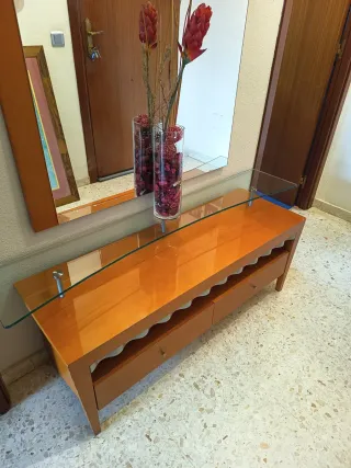 Mueble de entrada con espejo