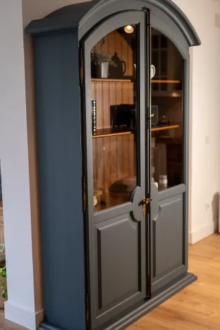 Vitrina restaurada madera y cristal