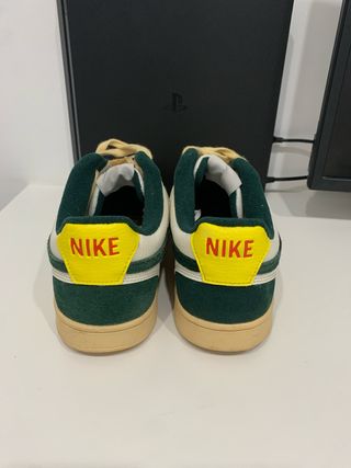 Zapatillas Nike Court Vision Blancas y Verdes