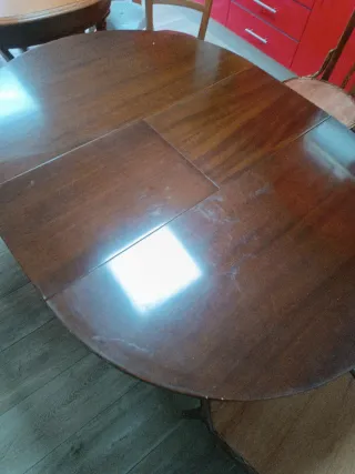 Mesa de cocina redonda de madera