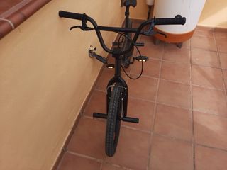 Bicicleta BMX gris