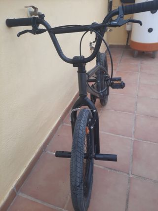 Bicicleta BMX gris