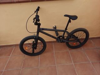 Bicicleta BMX gris