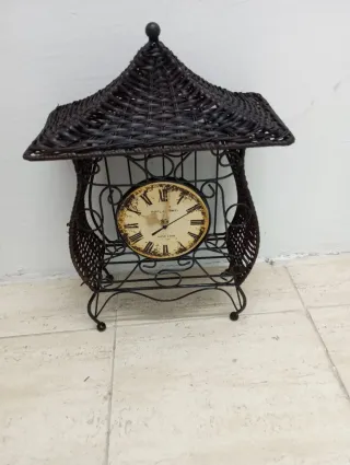 Reloj decorativo.