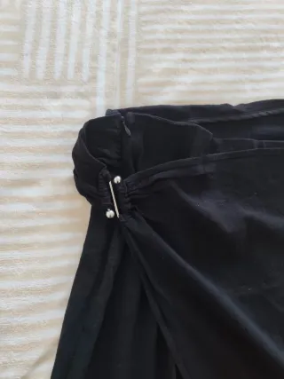 Falda midi Stradivarius Talla M Negra