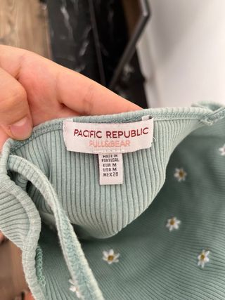 Top tirantes Pull&Bear flores M