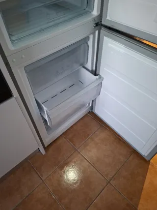 Nevera combi plateada