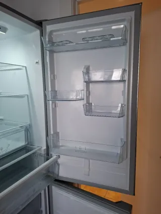 Nevera combi plateada