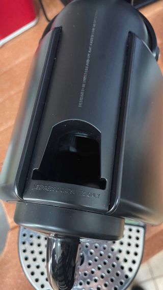 Cafetera Krups Nespresso Negra