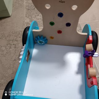 Correpasillos de madera precioso