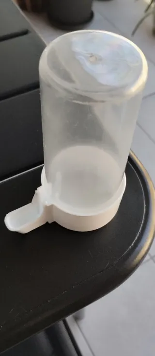 Jaula para pájaros con pie. 1kg comida premium