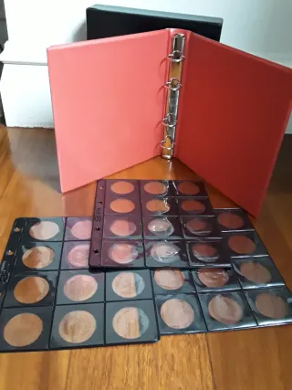 ALBUM PARDO MONEDAS NUEVO CON 3 HOJAS