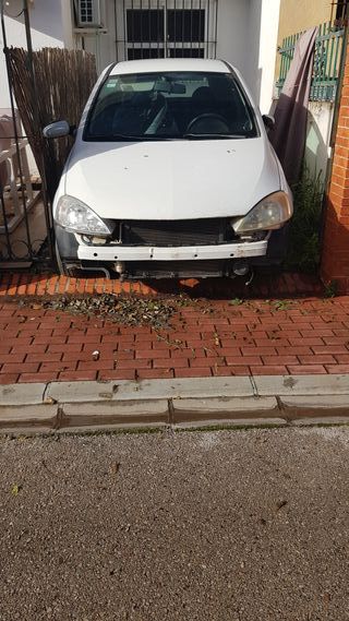Opel Corsa 2001 para reparar. Barrato. Cheap car