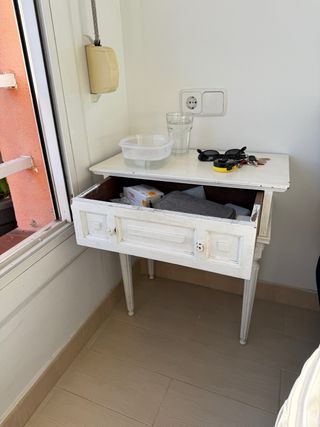 Mesa de noche vintage madera blanca