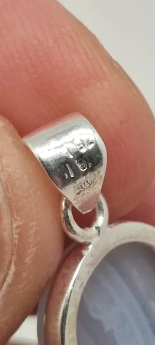 Colgante de Plata y Ópalo Azul.