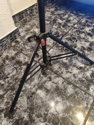 Trípode Manfrotto con Foco Cine/Fotos