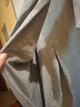 Pantaloni grigi con fiocco