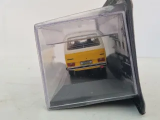 Volkswagen T3 Kombi Luxus 1979 escala 1:43