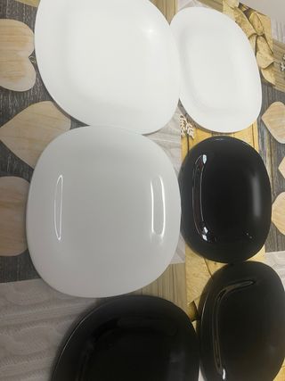 Set piatti quadrati bianchi e neri