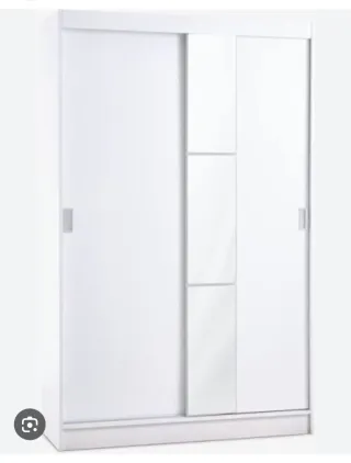 Armario blanco de madera