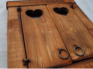 Finestra Rustica Legno con Cuori